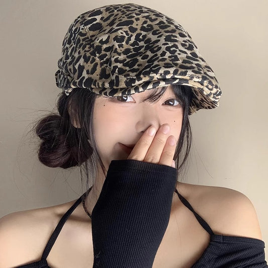 Retro Leopard Print Forward Hat for Women in Summer Thin and Niche Design Fashionable Beret Hat Duckbill Hat